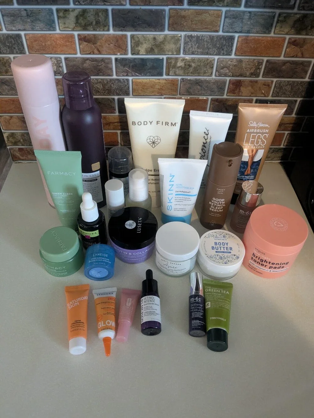 26 Items Beauty Bundle Farmacy Cleanser Dry Shampoo Laneige Hair Mask Toner